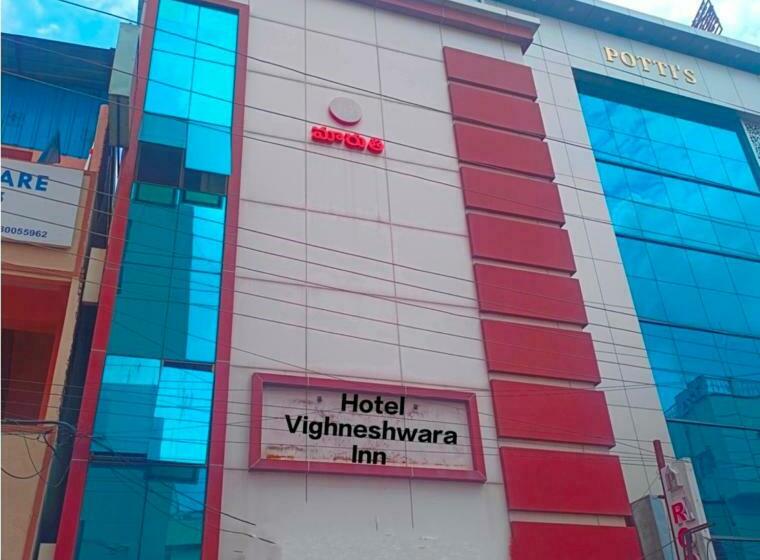 اتاق استاندارد یک نفره, Vighneshwara Inn