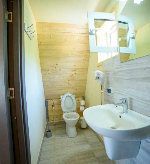 带阳台标准四人间, Cabana Din Vale Arieseni Apuseni