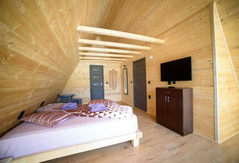 带阳台标准四人间, Cabana Din Vale Arieseni Apuseni