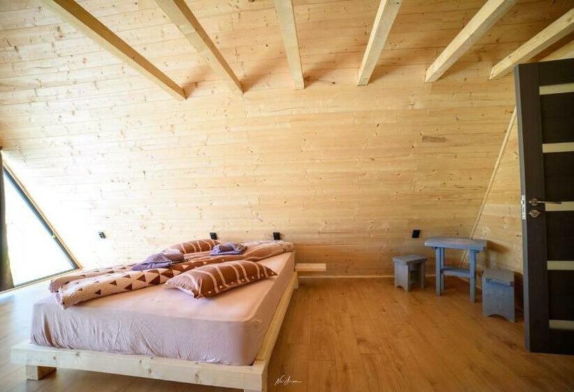 带阳台标准四人间, Cabana Din Vale Arieseni Apuseni