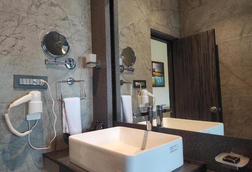 Номер Deluxe, The Dibrugarh Resort