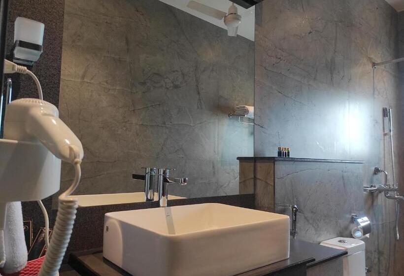 Номер Deluxe, The Dibrugarh Resort