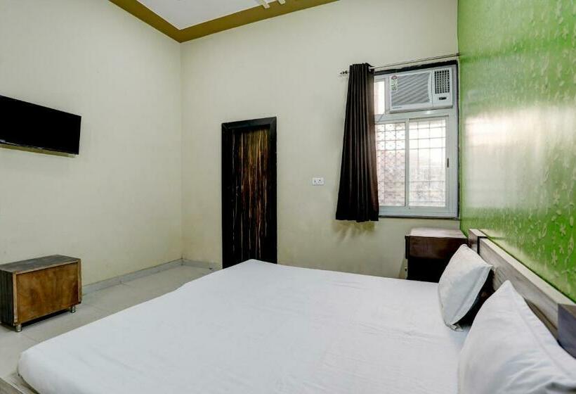 חדר קלאסי לשלושה, Oyo Anurag Paradise