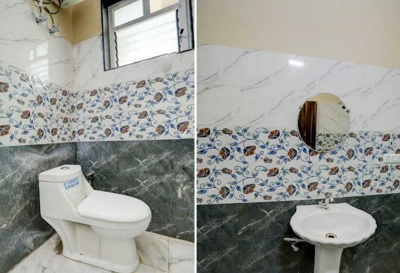 트리플 클래식 룸, Oyo Anurag Paradise