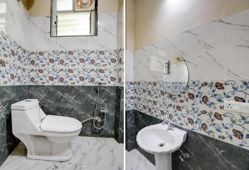 트리플 클래식 룸, Oyo Anurag Paradise