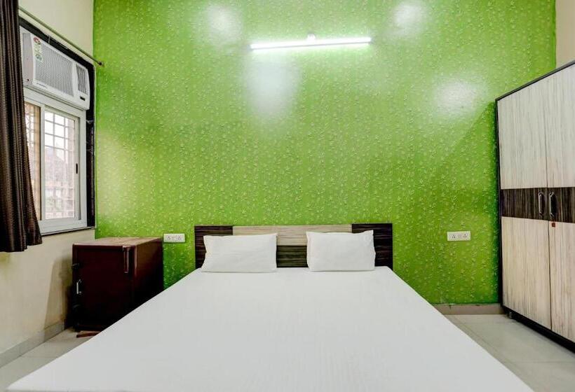 트리플 클래식 룸, Oyo Anurag Paradise