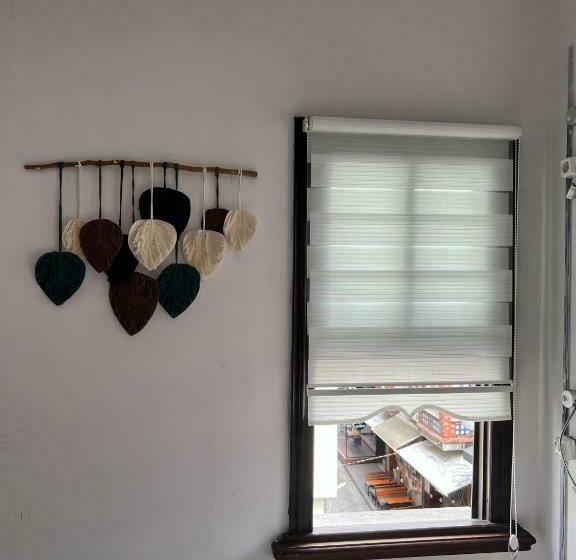 اتاق لوکس با بالکن, Gaia Art Hostel