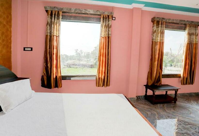 트리플 클래식 룸, Oyo 81499 As Grand