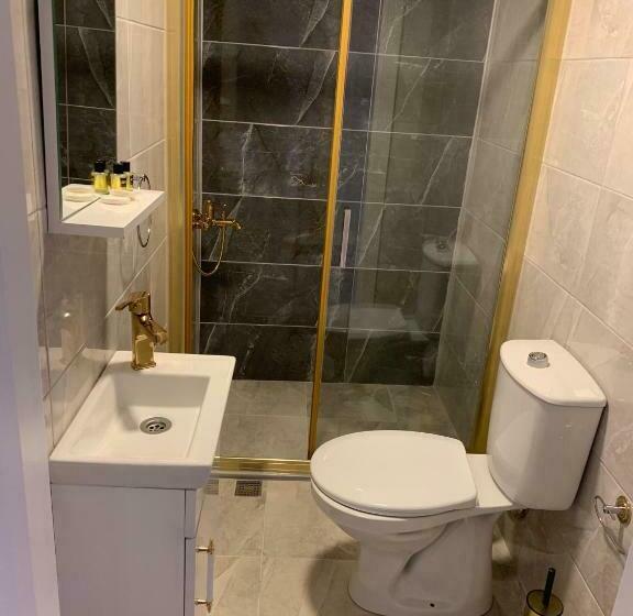 带露台的标准房间, Rinascente