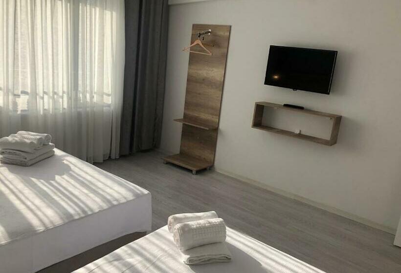 标准三人间, Rinascente