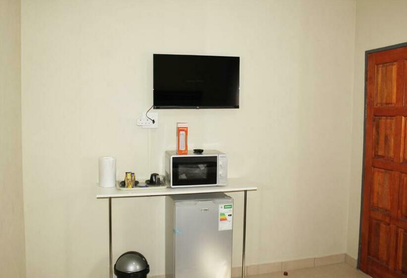 חדר סטנדרט נוף לבריכה, Emperor Lodge And Tours