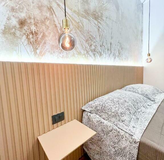 اتاق لوکس با چشم‌انداز دریا, The Apartment Agrigento