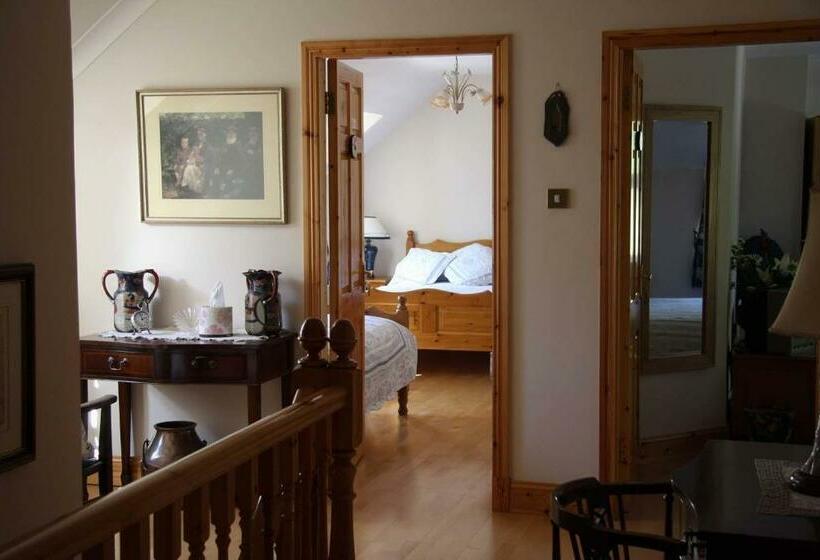 جناح مطلّ علي الحديقة, Lis Ardagh Lodge