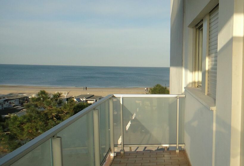 Triple Room Sea View, Caesar Bed And Breakfast