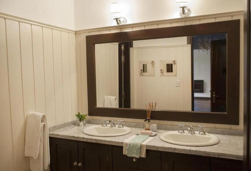 Дом 4 Спальни, Casa Chic Carmelo  Club De Campo