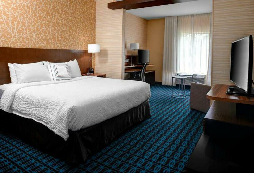 מיטת קינג בסוויטה, Fairfield Inn & Suites By Marriott Douglas