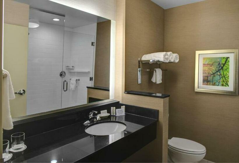 מיטת קינג בסוויטה, Fairfield Inn & Suites By Marriott Douglas