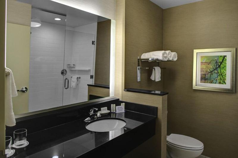 חדר סטנדרט עם מיטת קינג, Fairfield Inn & Suites By Marriott Douglas