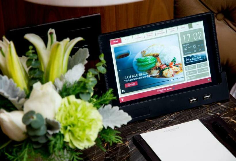 Deluxe Room King Size Bed