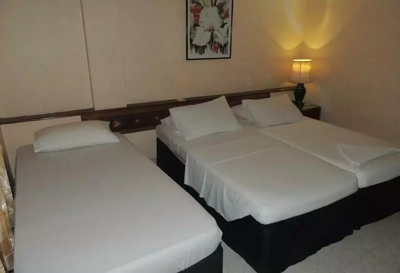 اتاق استاندارد سه نفره, Off Day Inn