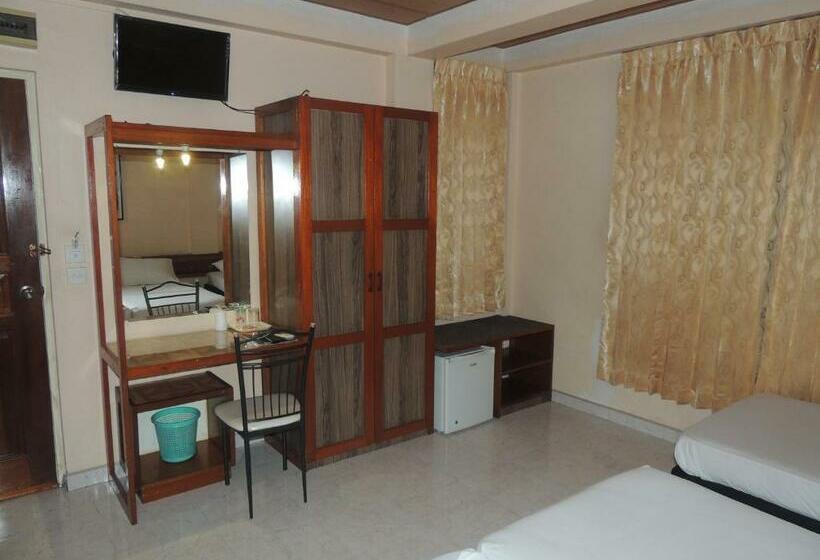 اتاق استاندارد سه نفره, Off Day Inn