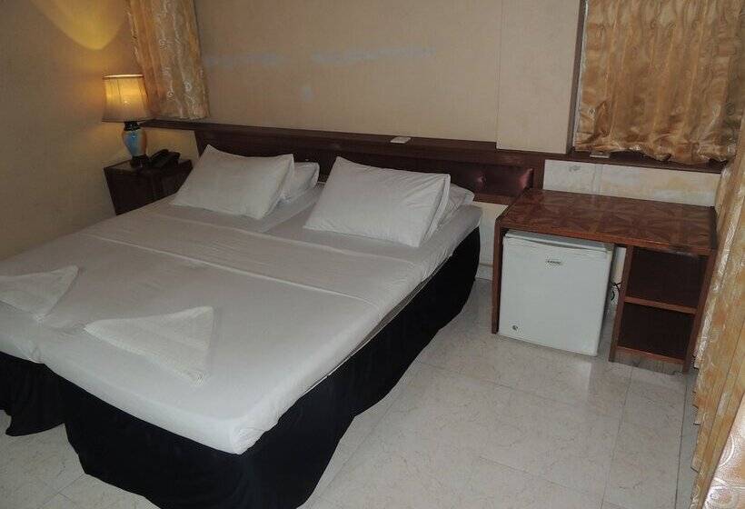 اتاق استاندارد, Off Day Inn