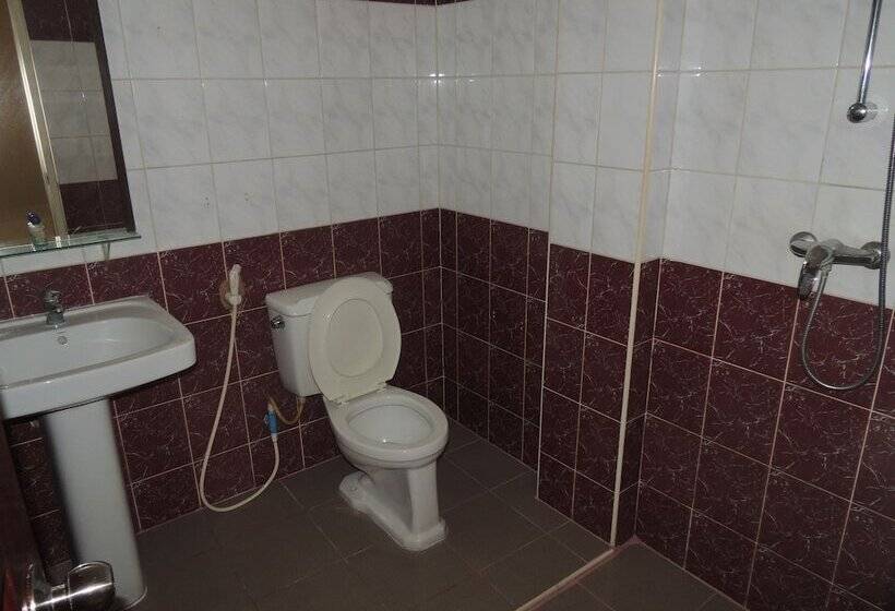 اتاق استاندارد, Off Day Inn