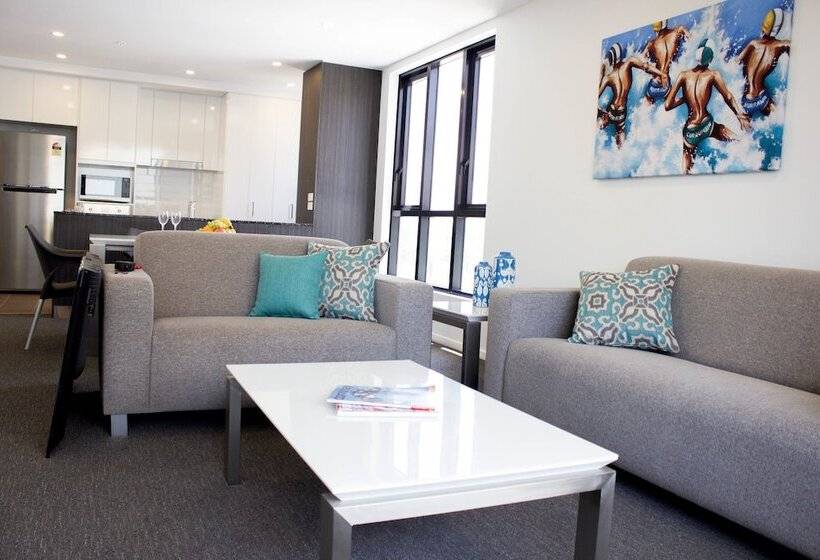 דירת שלושה חדרים, Synergy Broadbeach   Official