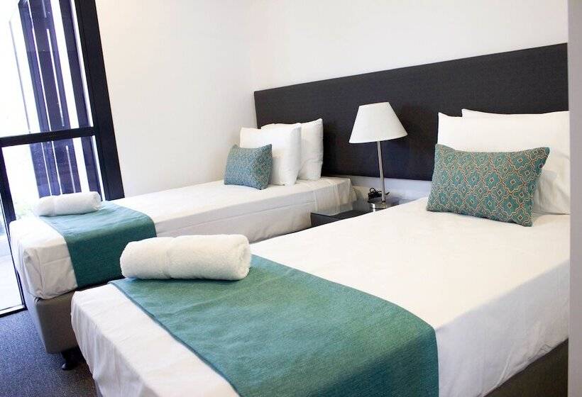 דירת שלושה חדרים, Synergy Broadbeach   Official