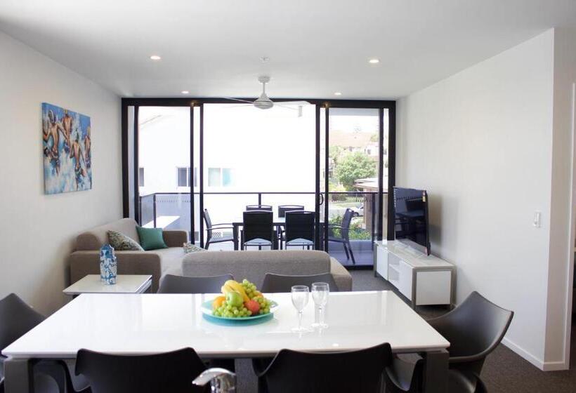 דירת שלושה חדרים, Synergy Broadbeach   Official