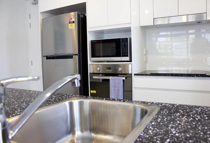 דירת שלושה חדרים, Synergy Broadbeach   Official