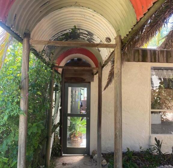 חדר משפחתי, The Old Butter Factory At Springhurst Estate