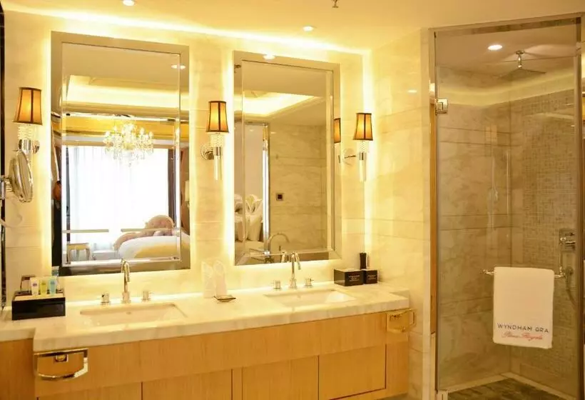 キングサイズベッドのデラックスルーム, Wyndham Grand Plaza Royale Mingfa Zhangzhou