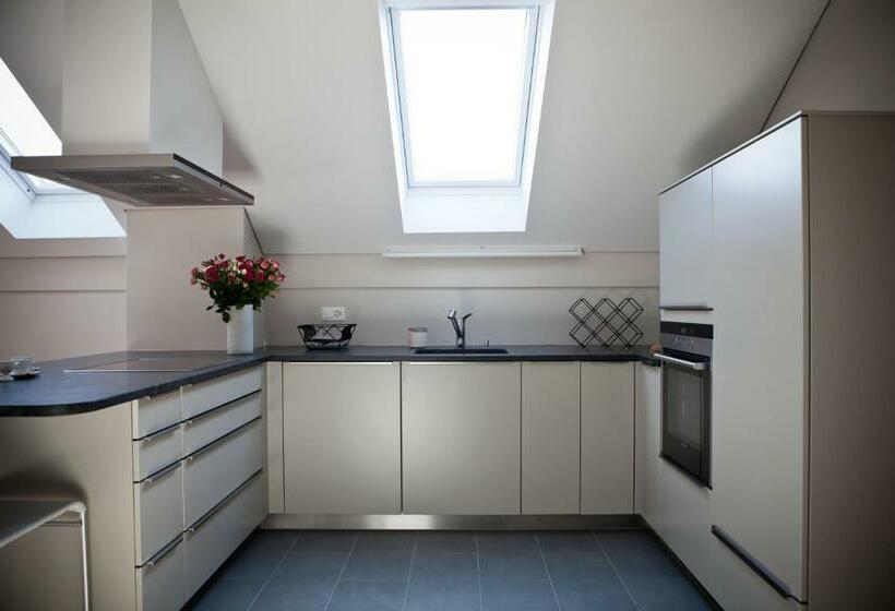 带1个卧室的带阳台的公寓, Le Coq Chantant B&b And Boutique