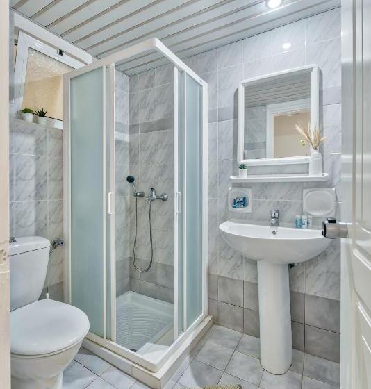 استودیوی استاندارد با چشمانداز دریا, Maria Mare Apart