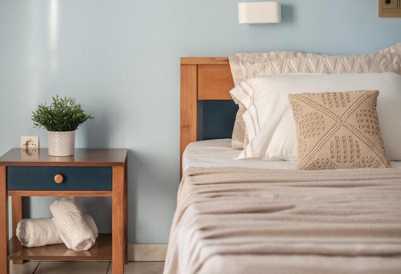 استودیوی استاندارد با چشمانداز دریا, Maria Mare Apart