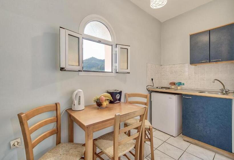 استودیو استاندارد با چشمانداز استخر, Maria Mare Apart