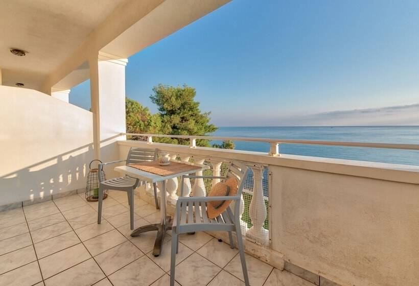 Family flat with sea view, Maria Mare Apart