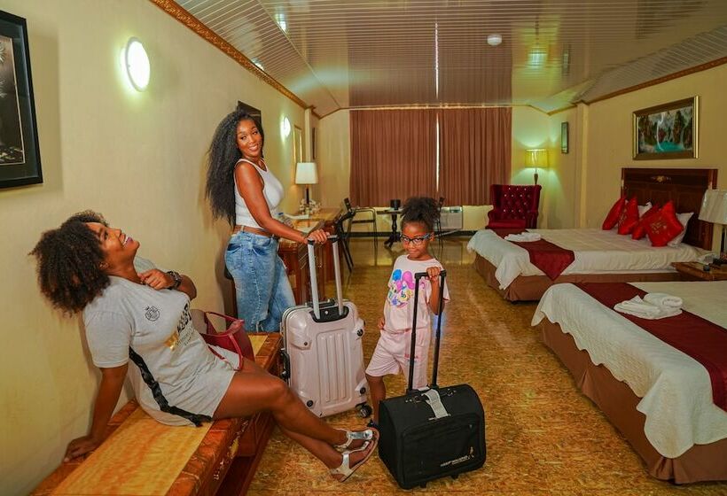 اتاق لوکس, Metro Hotel Couva