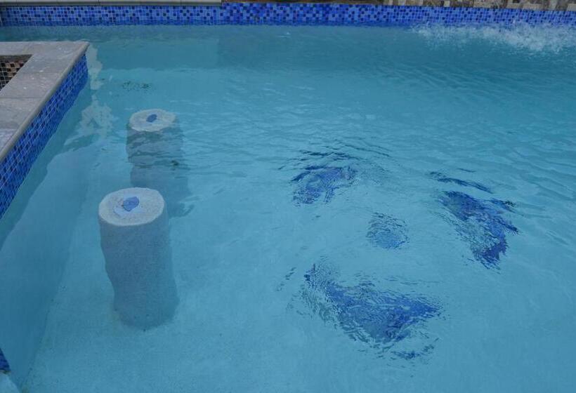 اتاق استاندارد, Metro Hotel Couva