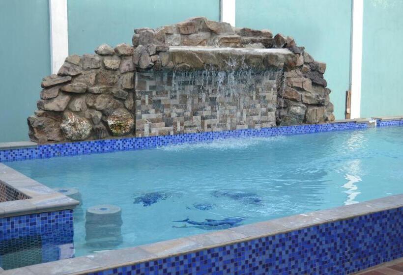 اتاق استاندارد, Metro Hotel Couva