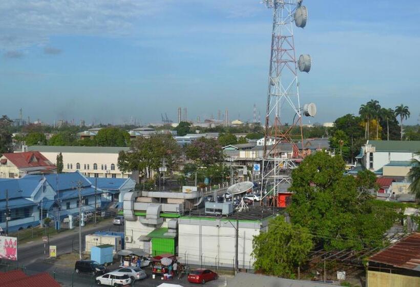 اتاق لوکس, Metro Hotel Couva
