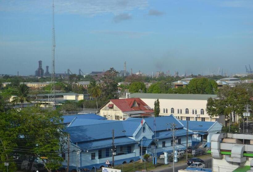 سوییت لوکس, Metro Hotel Couva