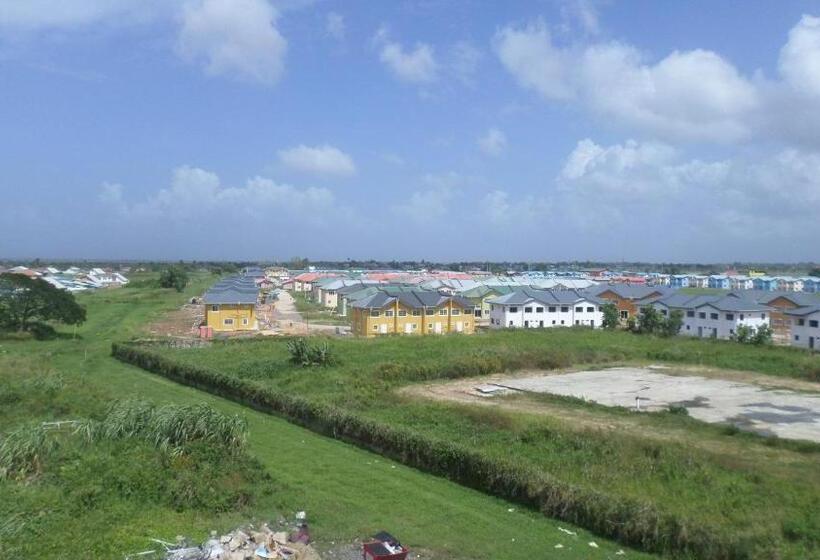 سوییت لوکس, Metro Hotel Couva