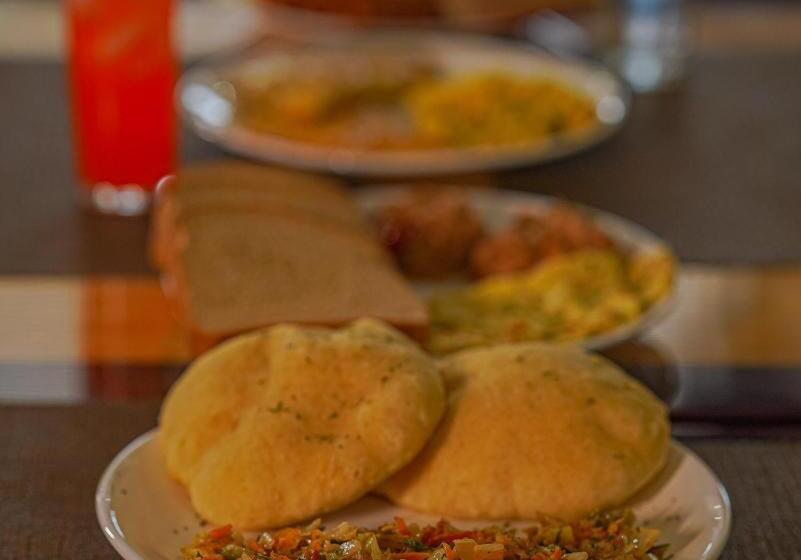 اتاق پنت هاوس, Metro Hotel Couva