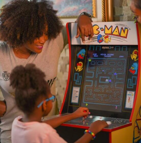 سوییت لوکس, Metro Hotel Couva