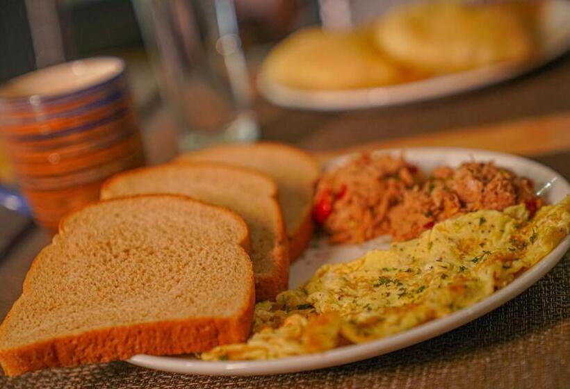 اتاق پنت هاوس, Metro Hotel Couva