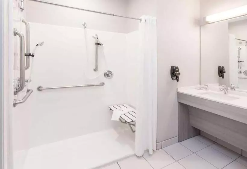 身障者適用スーペリアールーム, Microtel Inn & Suites By Wyndham West Fargo Near Medical Center