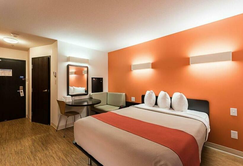 חדר דחוקס עם מיטת קינג, Motel 6 Moosomin, Sk