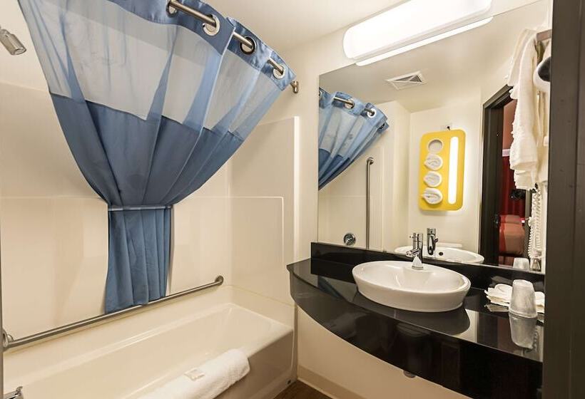 デラックスルーム, Motel 6 Moosomin, Sk